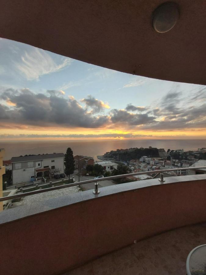Apartments Baja Улцинь Екстер'єр фото
