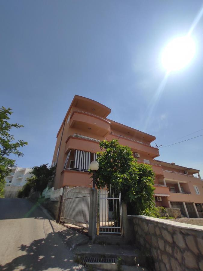 Apartments Baja Улцинь Екстер'єр фото