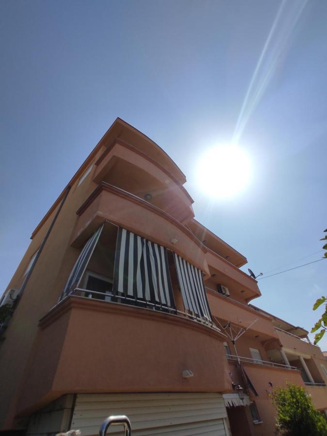 Apartments Baja Улцинь Екстер'єр фото