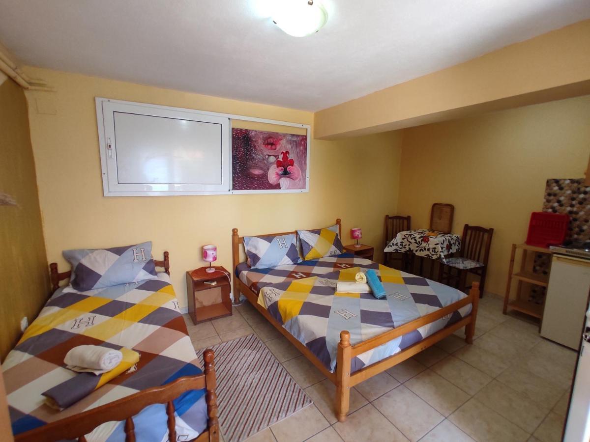 Apartments Baja Улцинь Екстер'єр фото