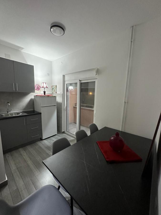 Apartments Baja Улцинь Екстер'єр фото