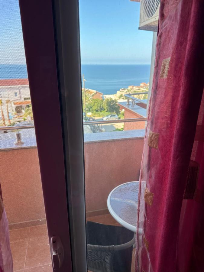 Apartments Baja Улцинь Екстер'єр фото